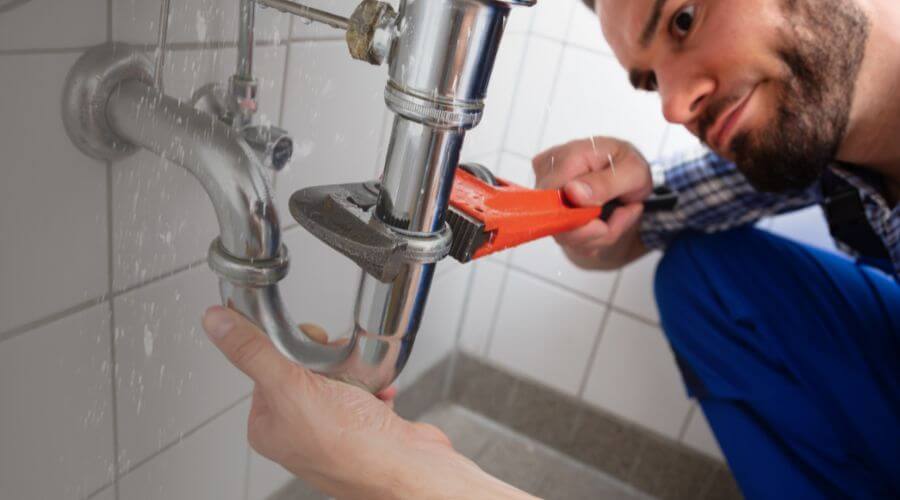 Expert burst pipe repair services in Grassy Butte, ND